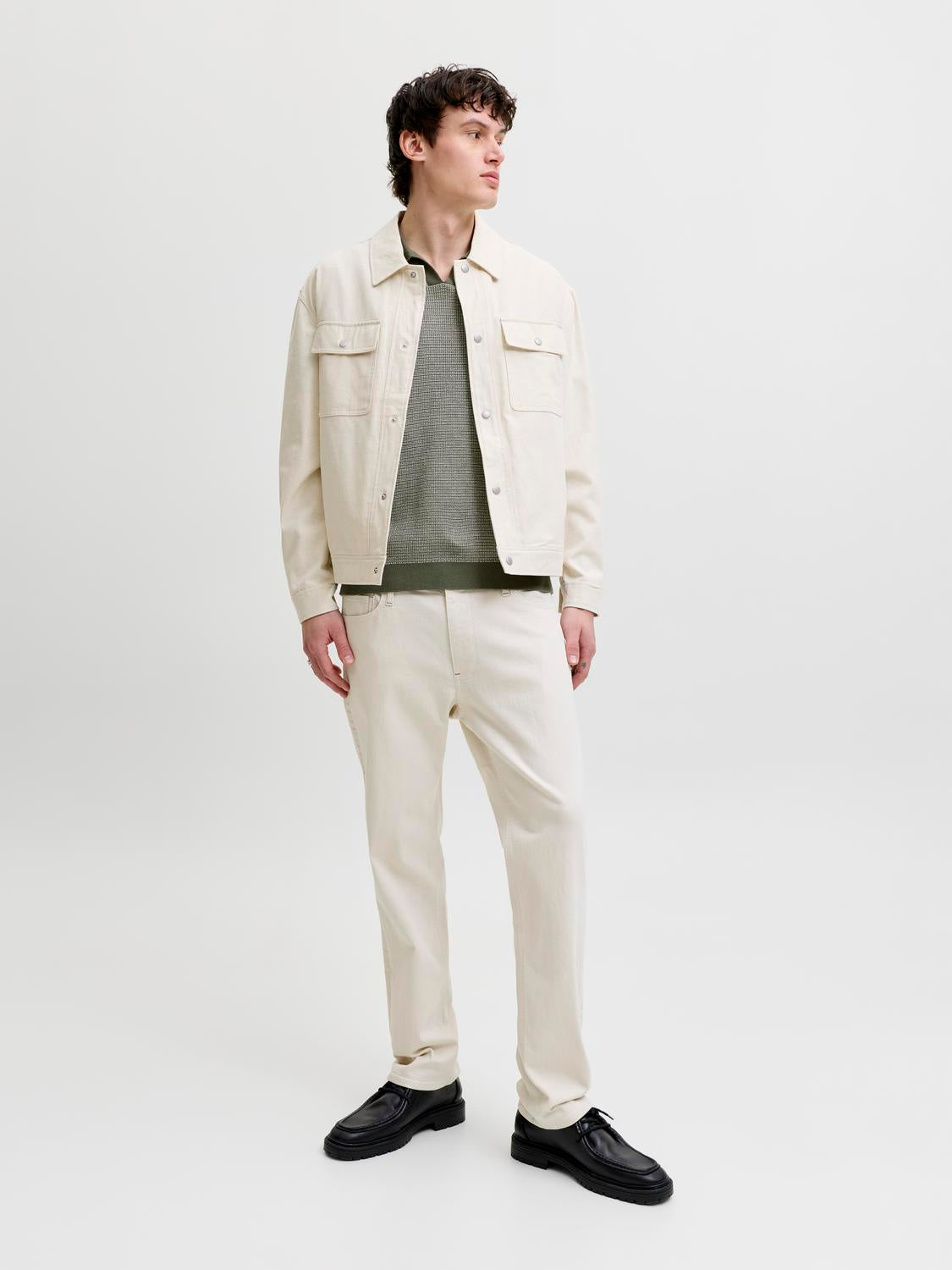 model_shot-front_full